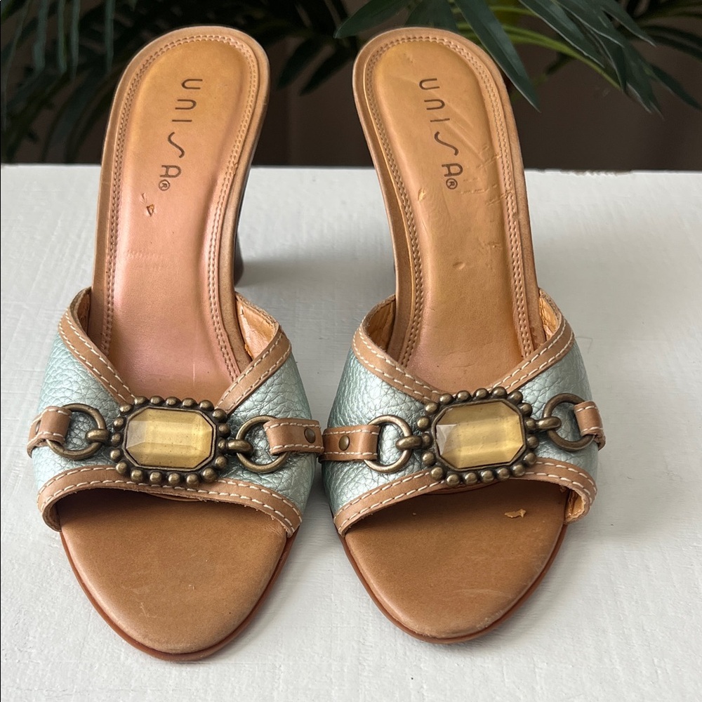 Unisa Women's Tan and Silver Mules